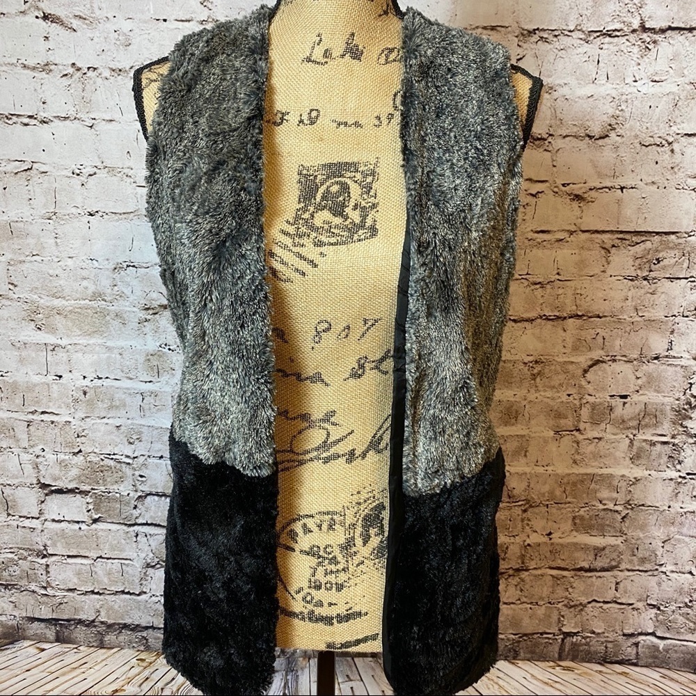 AQUA's Ultra Plush Grey/Black Faux Fur Sz XS
